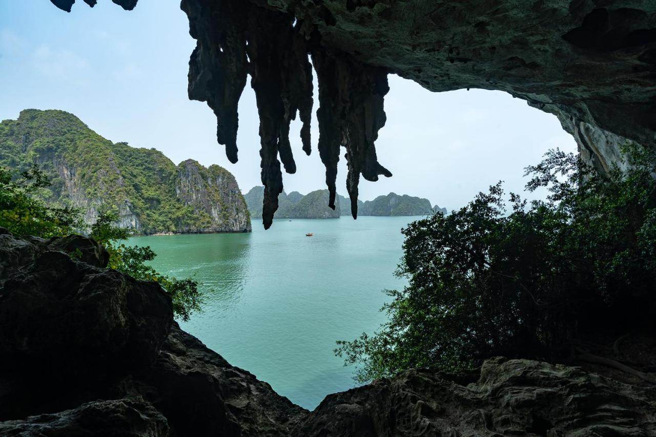 Отель Halong Fantasea Cruise Халонг Экстерьер фото