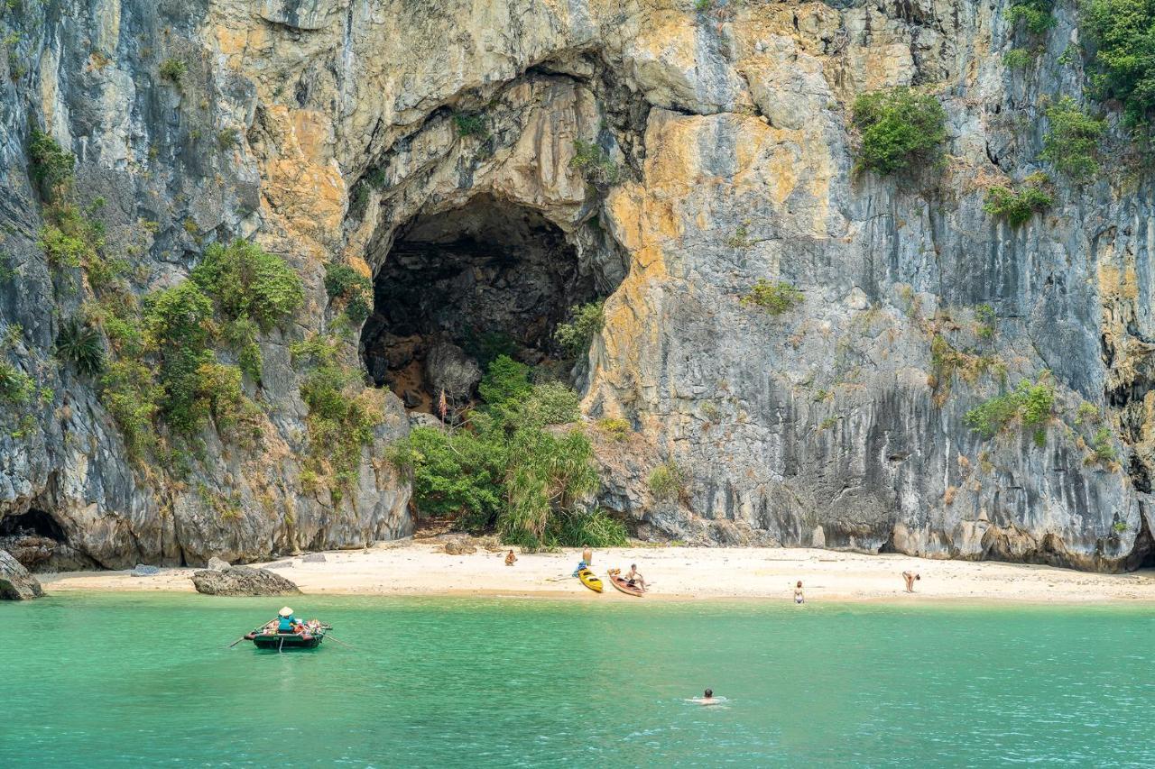 Отель Halong Fantasea Cruise Халонг Экстерьер фото