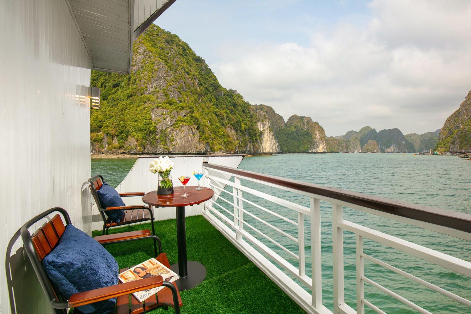 Отель Halong Fantasea Cruise Халонг Экстерьер фото