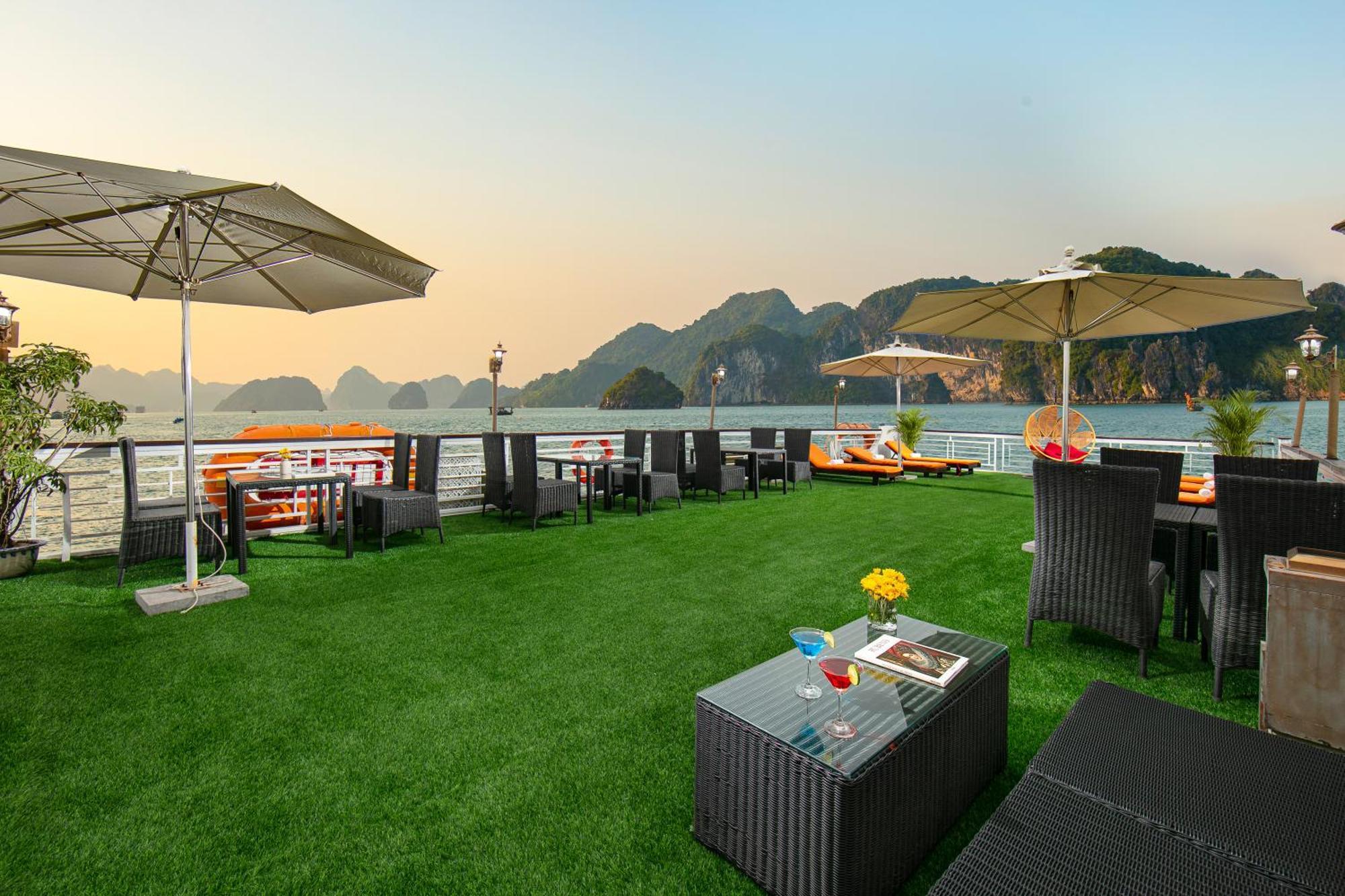 Отель Halong Fantasea Cruise Халонг Экстерьер фото