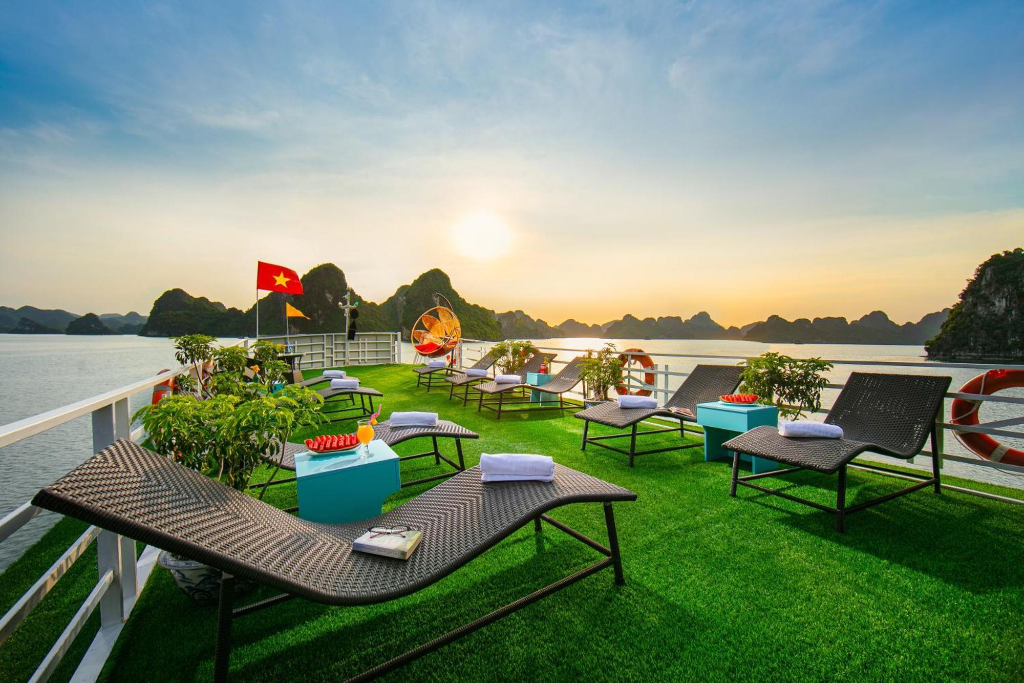 Отель Halong Fantasea Cruise Халонг Экстерьер фото