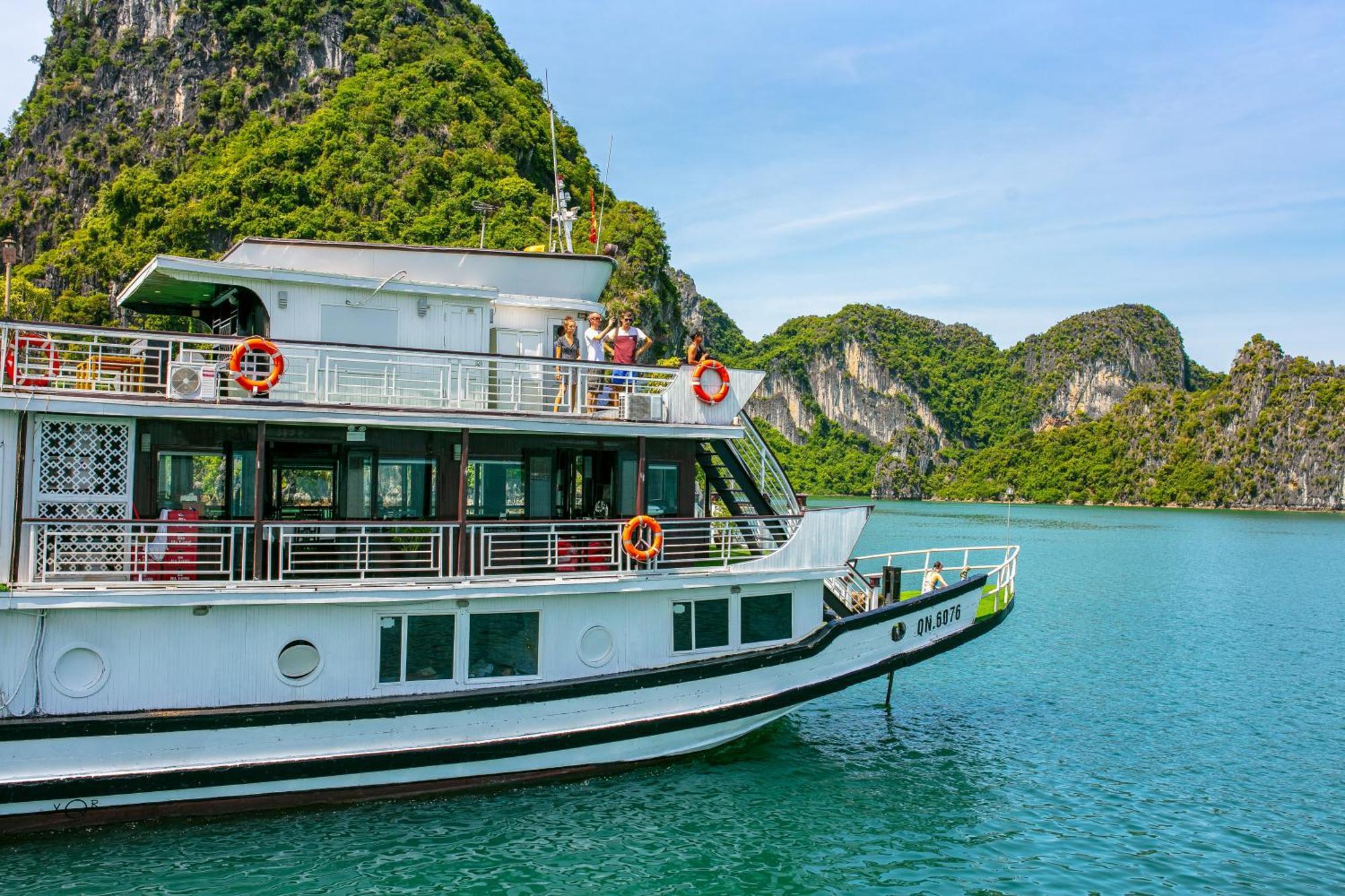Отель Halong Fantasea Cruise Халонг Экстерьер фото